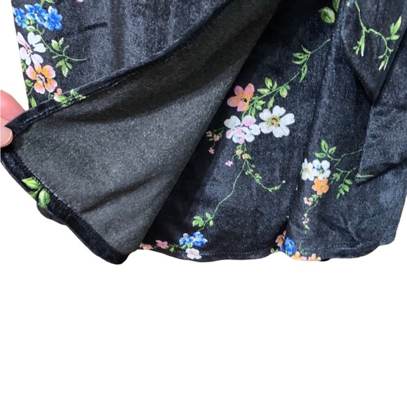 Urban Outfitters Wrap Dress Black Floral Velvet Short Sleeves - Picture 5 of 11